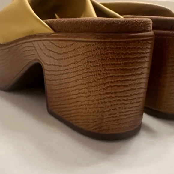 White Mountain Mustard Knot Sandals - Picture 4 of 4